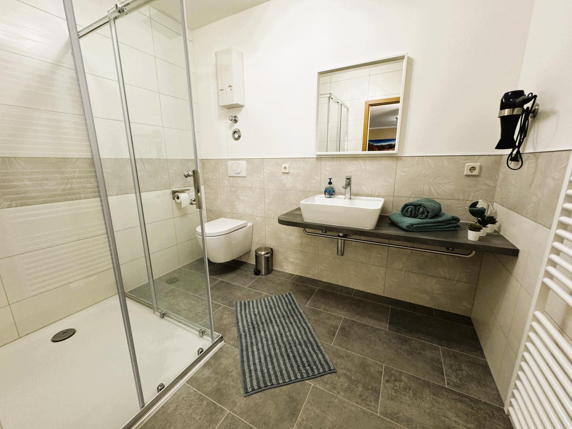 Galerie-Ferienwohnung "Im Schindlershof" - Zentral Und Ruhig Eibenstock Extérieur photo