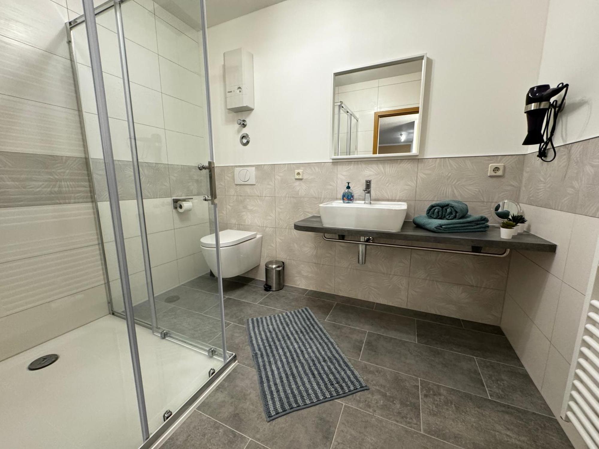 Galerie-Ferienwohnung "Im Schindlershof" - Zentral Und Ruhig Eibenstock Extérieur photo
